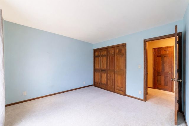 842 N 400 E, Valparaiso, IN 46383