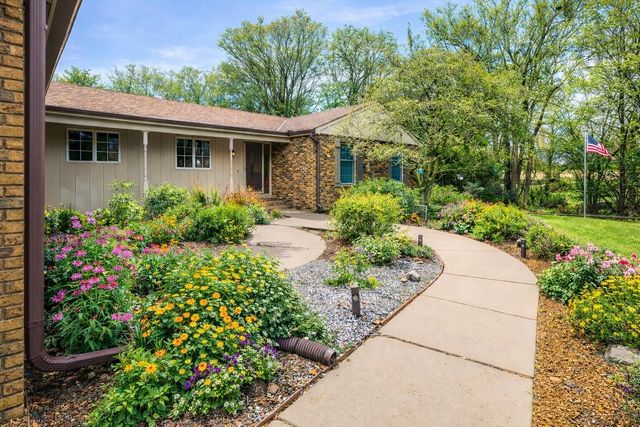 842 N 400 E, Valparaiso, IN 46383