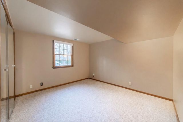 842 N 400 E, Valparaiso, IN 46383