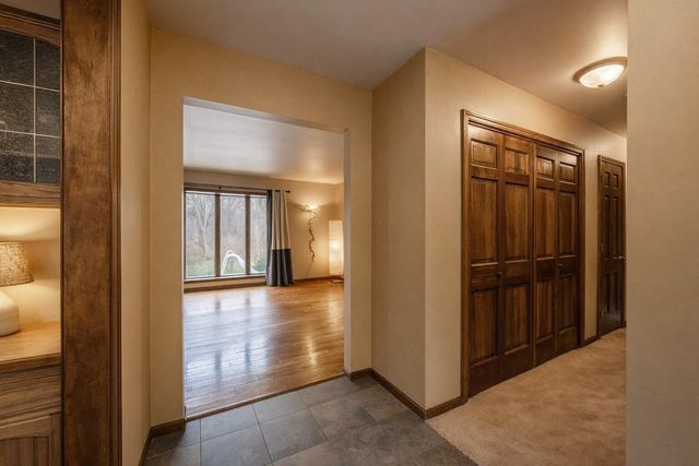 842 N 400 E, Valparaiso, IN 46383