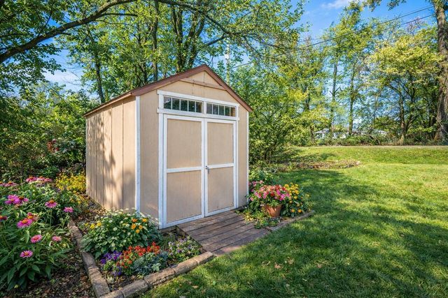 842 N 400 E, Valparaiso, IN 46383