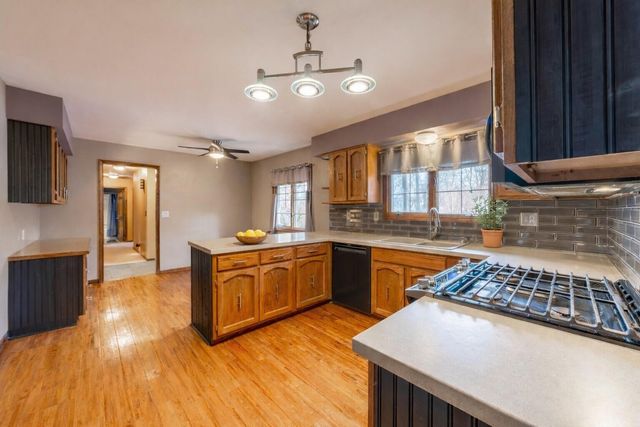 842 N 400 E, Valparaiso, IN 46383