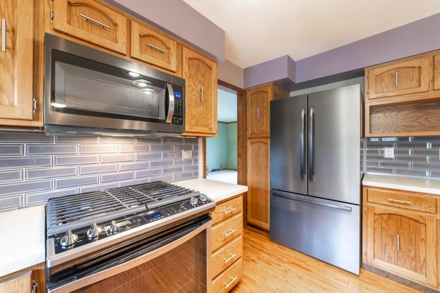 842 N 400 E, Valparaiso, IN 46383