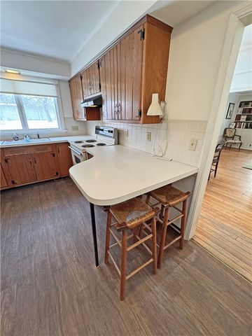 168 Village Lane, Brighton, NY 14610