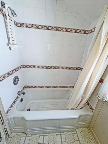 168 Village Lane, Brighton, NY 14610