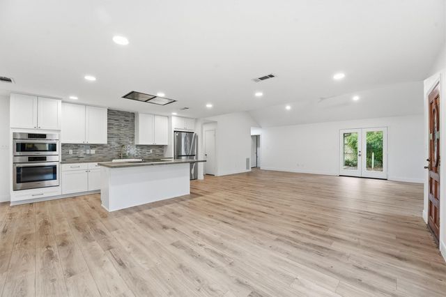 1 Green Blade Lane, The Woodlands, TX 77380