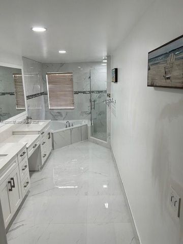 965 SW 102nd Terrace, Pembroke Pines, FL 33025