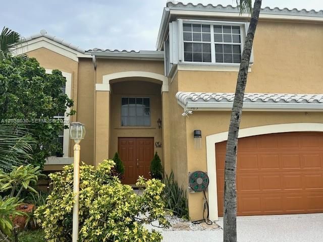 965 SW 102nd Terrace, Pembroke Pines, FL 33025