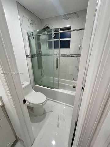 965 SW 102nd Terrace, Pembroke Pines, FL 33025