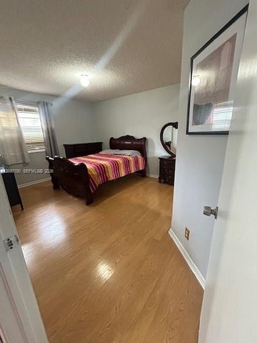 965 SW 102nd Terrace, Pembroke Pines, FL 33025