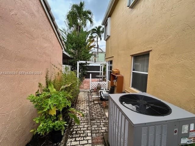 965 SW 102nd Terrace, Pembroke Pines, FL 33025