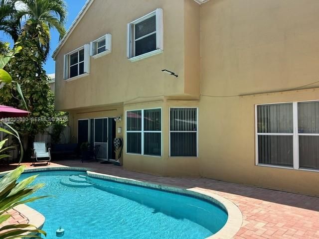 965 SW 102nd Terrace, Pembroke Pines, FL 33025