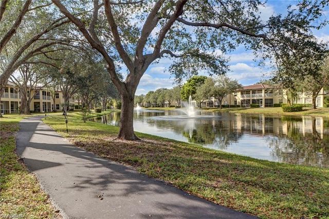 300 Diamond CIR 302, Naples, FL 34110