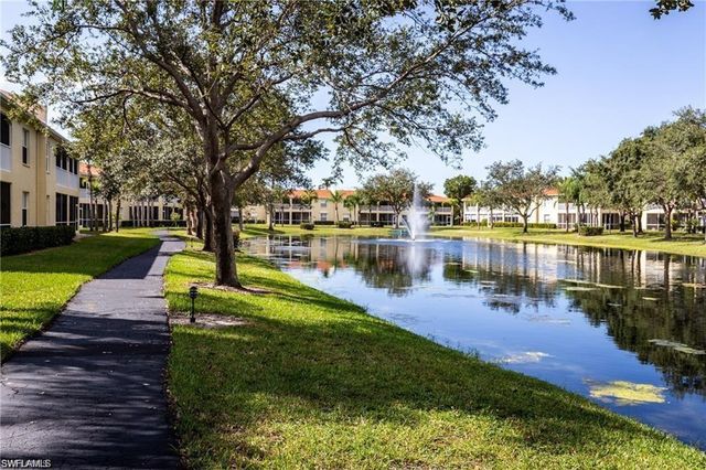 300 Diamond CIR 302, Naples, FL 34110