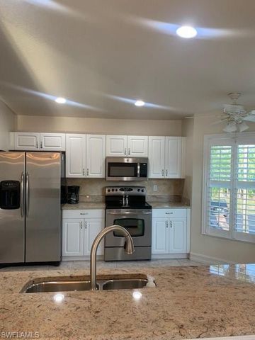 300 Diamond CIR 302, Naples, FL 34110