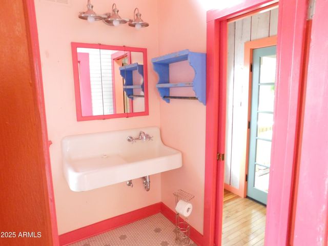 21 TEMBY Avenue, Bisbee, AZ 85603