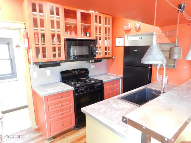 21 TEMBY Avenue, Bisbee, AZ 85603