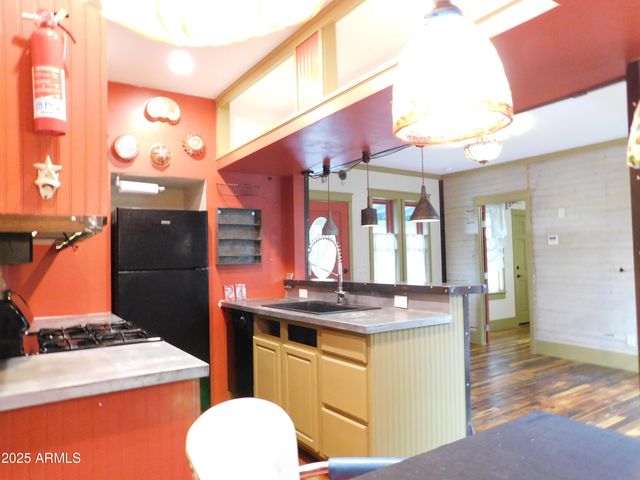 21 TEMBY Avenue, Bisbee, AZ 85603