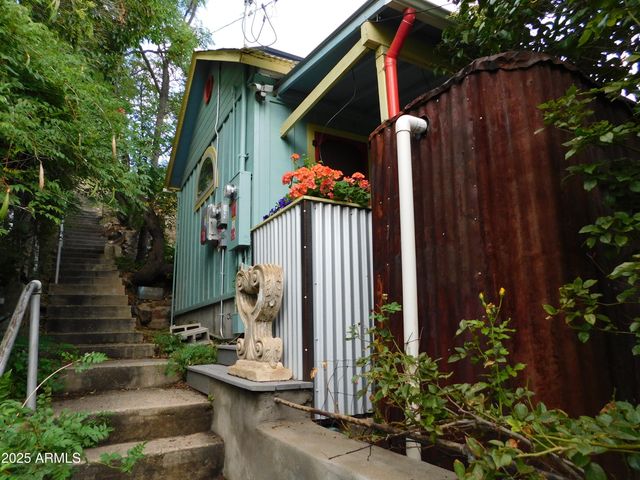 21 TEMBY Avenue, Bisbee, AZ 85603