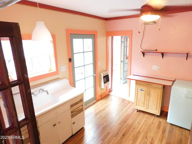 21 TEMBY Avenue, Bisbee, AZ 85603