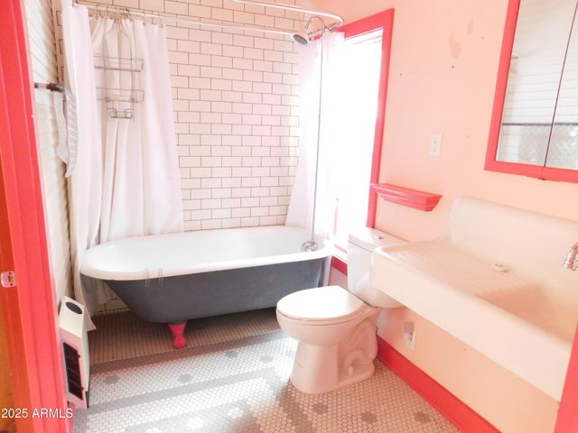 21 TEMBY Avenue, Bisbee, AZ 85603