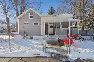 418 Adams Street, Rockford, IL 61107