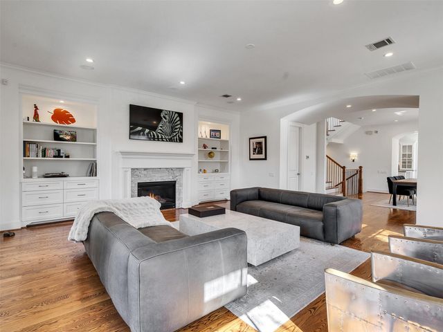 1111 Rosine Street, Houston, TX 77019