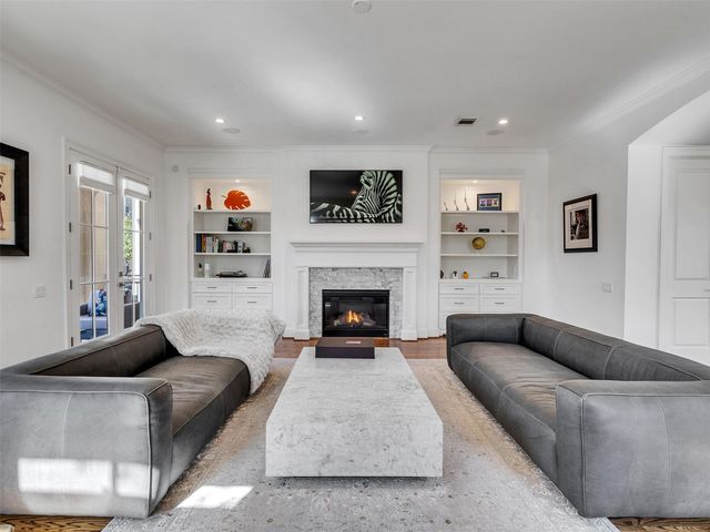 1111 Rosine Street, Houston, TX 77019