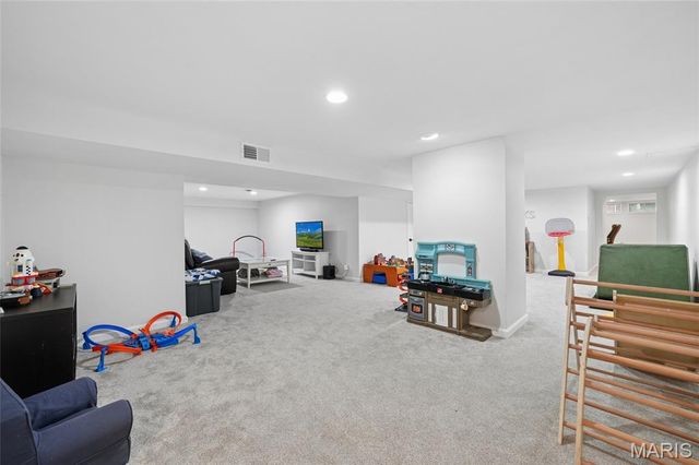 8 Sunnybrae Court, Ballwin, MO 63011