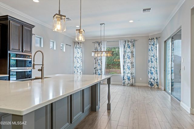 2447 N Wychwood Court, Tucson, AZ 85749