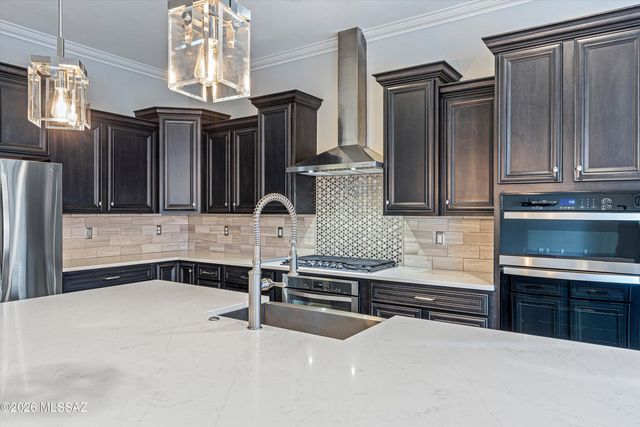 2447 N Wychwood Court, Tucson, AZ 85749