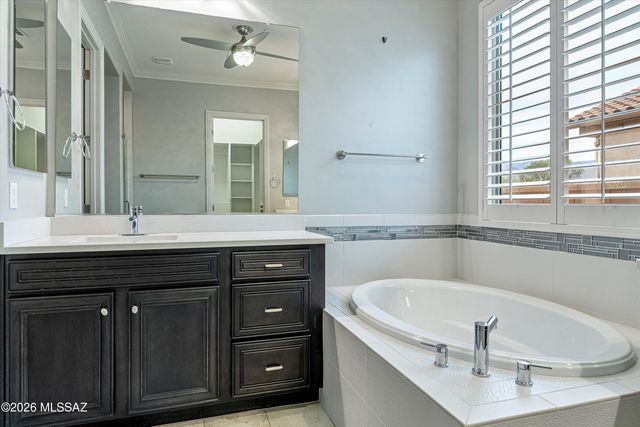 2447 N Wychwood Court, Tucson, AZ 85749
