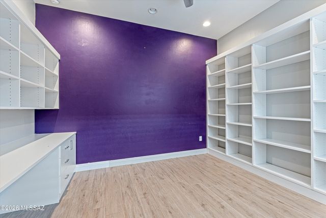 2447 N Wychwood Court, Tucson, AZ 85749