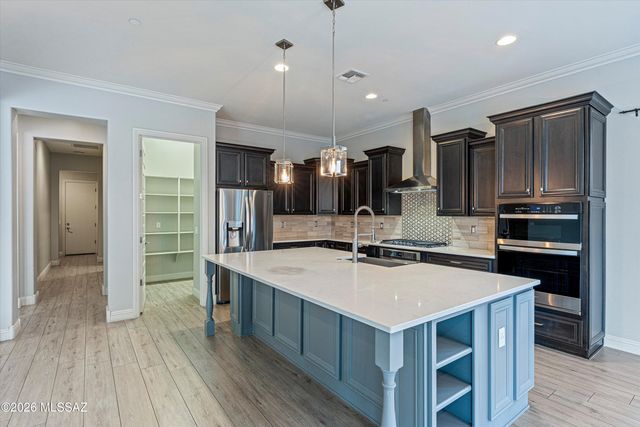 2447 N Wychwood Court, Tucson, AZ 85749