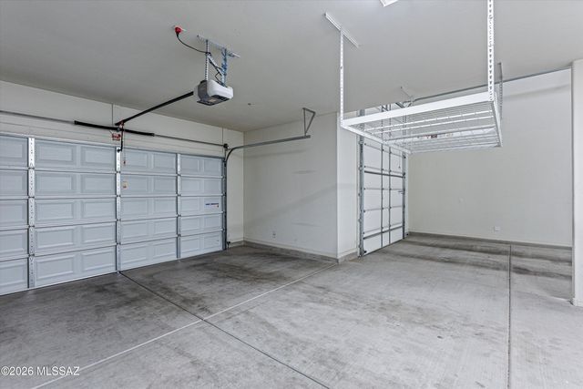 2447 N Wychwood Court, Tucson, AZ 85749