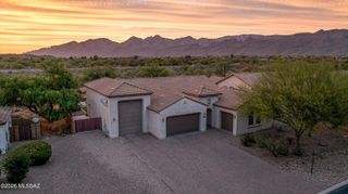 2447 N Wychwood Court, Tucson, AZ 85749