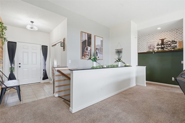 2413 Radcliffe Drive SW, Cedar Rapids, IA 52404