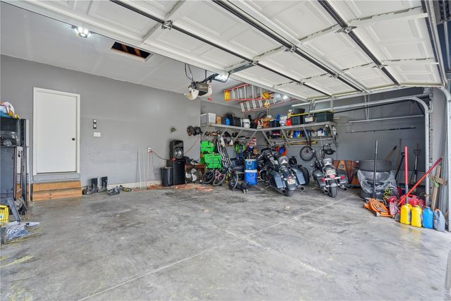 2413 Radcliffe Drive SW, Cedar Rapids, IA 52404