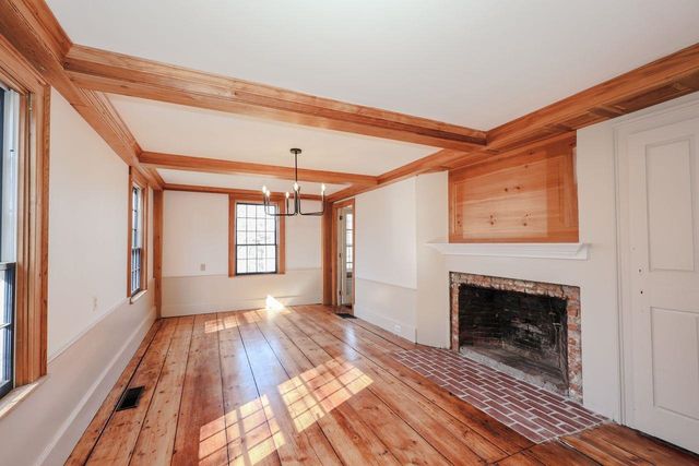 1 Cemetery Road, New Boston, NH 03070