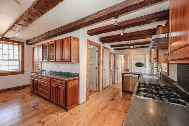 1 Cemetery Road, New Boston, NH 03070