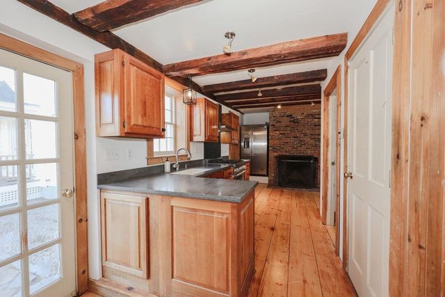 1 Cemetery Road, New Boston, NH 03070