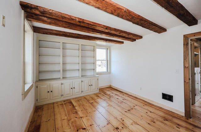 1 Cemetery Road, New Boston, NH 03070