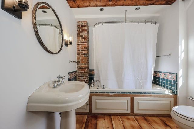 1 Cemetery Road, New Boston, NH 03070