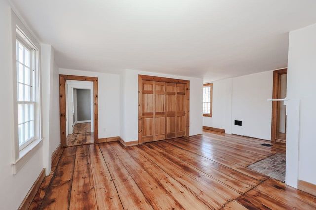 1 Cemetery Road, New Boston, NH 03070