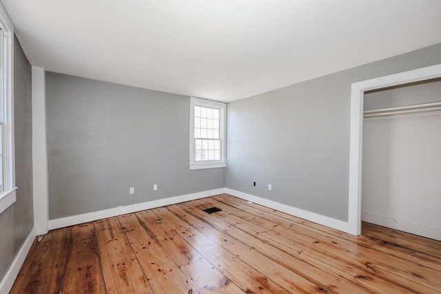 1 Cemetery Road, New Boston, NH 03070