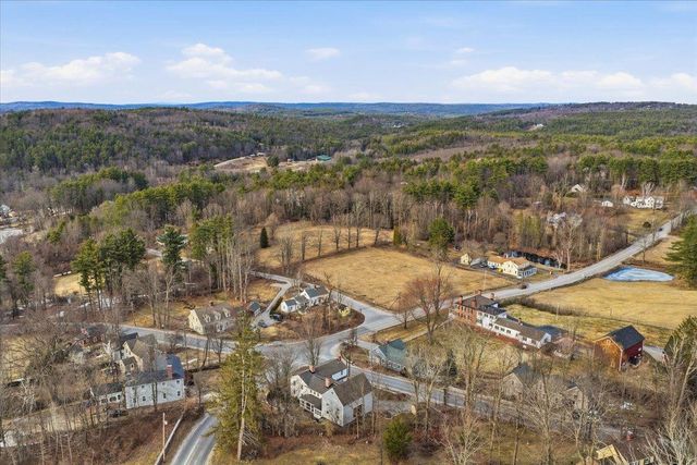 1 Cemetery Road, New Boston, NH 03070