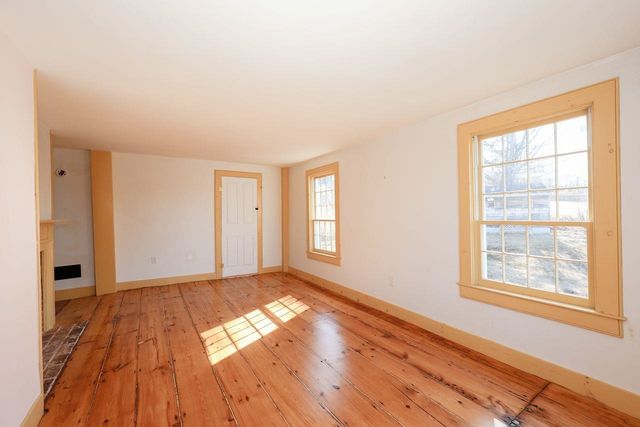 1 Cemetery Road, New Boston, NH 03070