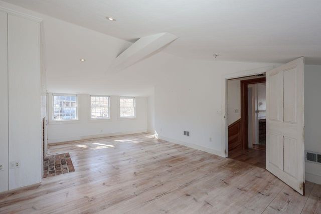 1 Cemetery Road, New Boston, NH 03070