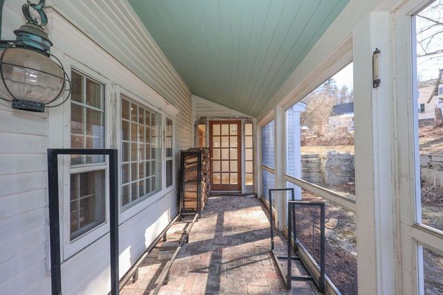 1 Cemetery Road, New Boston, NH 03070