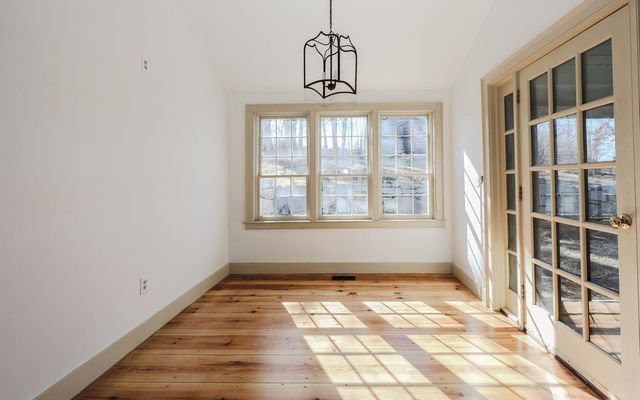 1 Cemetery Road, New Boston, NH 03070